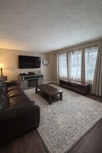 821 Davis Ave in Cuyahoga Falls, OH - Building Photo - Building Photo