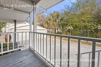 570 Elizabeth Ln W in Charleston, SC - Building Photo - Building Photo