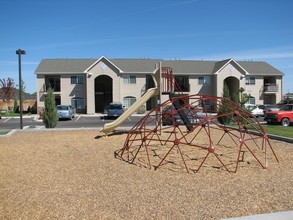 Timberlake Village Apartments in Twin Falls, ID - Building Photo - Building Photo