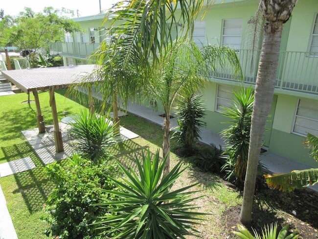 1118 N H St, Unit 3 in Lake Worth Beach, FL - Building Photo - Building Photo