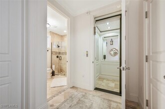 425 5th St S in Naples, FL - Building Photo - Building Photo