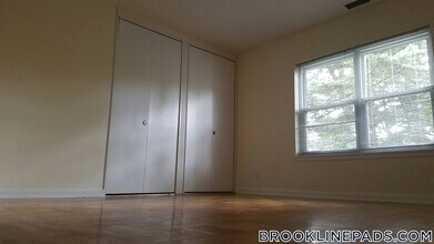 237 Independence Dr in Chestnut Hill, MA - Foto de edificio - Building Photo
