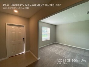 12235 SE 100th Ave in Belleview, FL - Building Photo - Building Photo