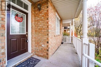 407 Hollandview Trail in Aurora, ON - Building Photo - Building Photo