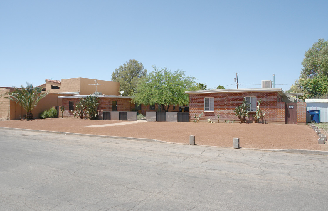 2531 E Lee St in Tucson, AZ - Foto de edificio