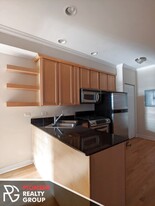 3242 N Clifton Ave, Unit W3 Apartments