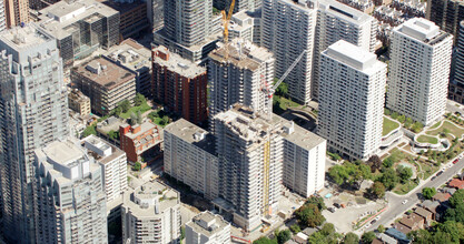 Plaza Midtown South in Toronto, ON - Building Photo - Building Photo