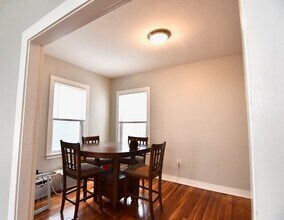 2 Bay St in Boston, MA - Building Photo - Building Photo
