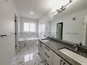 911-174 174 St SW in Edmonton, AB - Building Photo - Building Photo