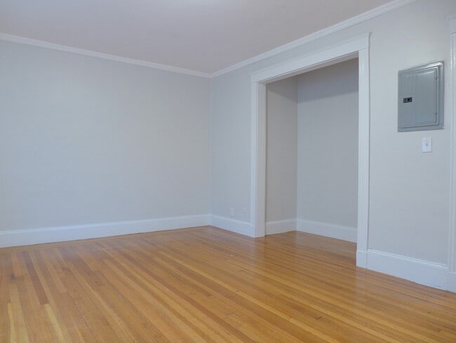 18 Claymoss Rd, Unit 2
