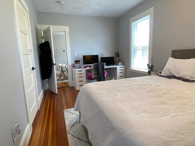 56 Mansfield St, Unit 3 in Boston, MA - Building Photo - Building Photo