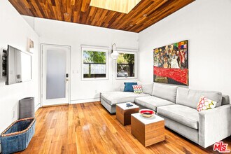 522 Rialto Ave in Los Angeles, CA - Building Photo - Building Photo