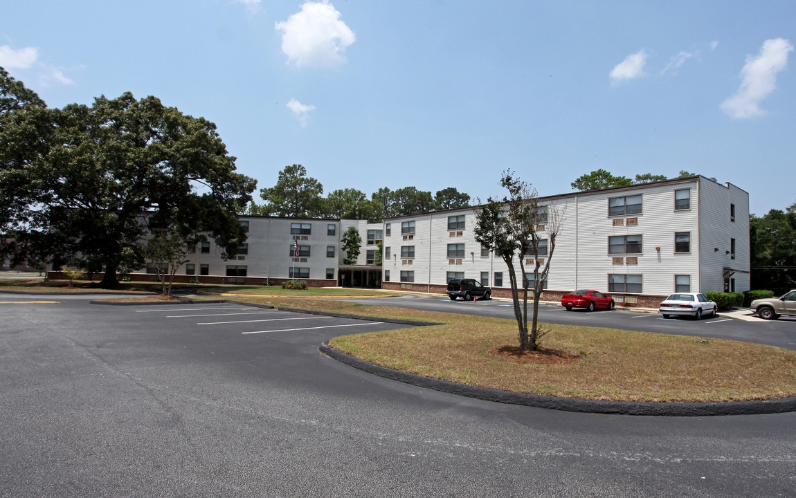 Rendant Apartments in Savannah, GA - Building Photo