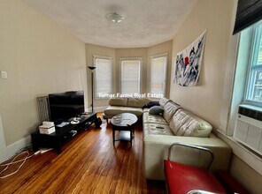 185 Powder House Blvd, Unit 2 in Somerville, MA - Building Photo - Building Photo