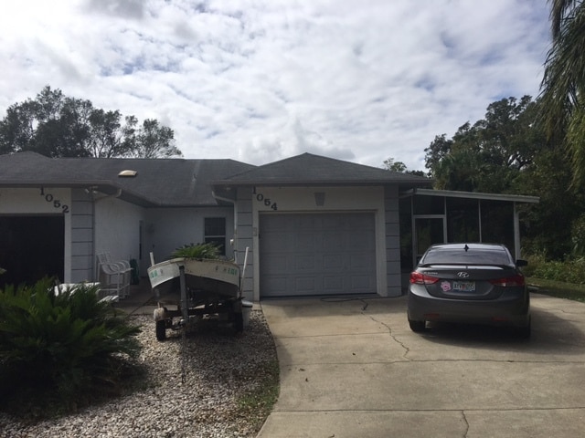 1054 Claudia St in New Smyrna Beach, FL - Foto de edificio - Building Photo