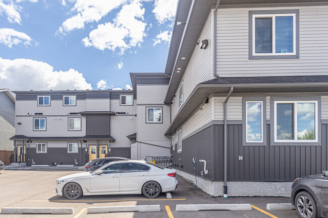 Paisley Townhomes in Edmonton, AB - Building Photo - Building Photo