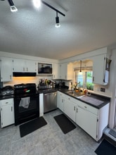 128 Sunnyside St-Unit -A in Manchester, NH - Building Photo - Building Photo
