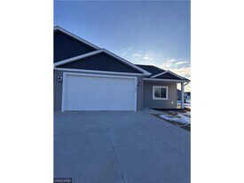 1206 Poppy Ct in New Richmond, WI - Building Photo