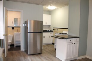 10 Henchman St in Boston, MA - Building Photo