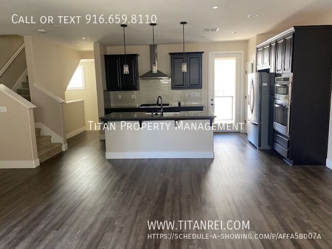 1023 Vanilla Bean Ln in Sacramento, CA - Foto de edificio - Building Photo