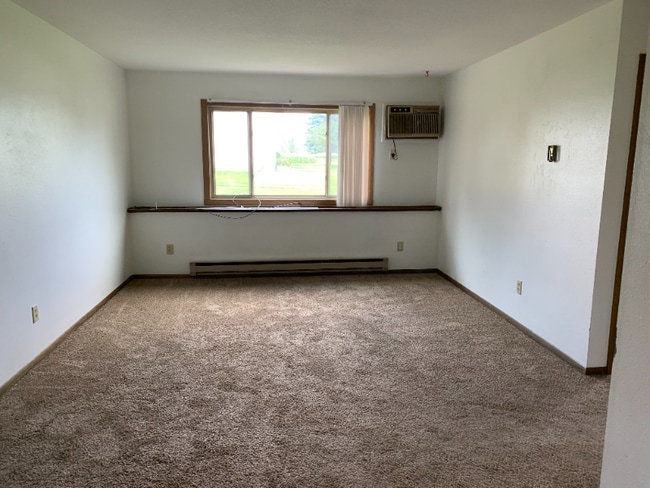 154 Viking Cir in Kindred, ND - Building Photo - Building Photo