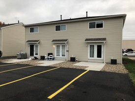 Evergreen Townhouses on Lee St Apartments