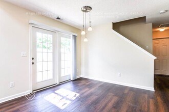 3047 Bracey Pl in Raleigh, NC - Foto de edificio - Building Photo