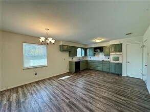 209 Travis Ln in Hewitt, TX - Building Photo - Building Photo