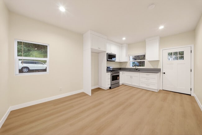 3441 Drew St in Los Angeles, CA - Building Photo - Building Photo