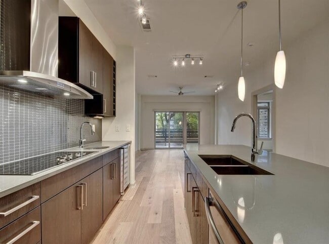 3600 S Lamar Blvd in Austin, TX - Building Photo - Building Photo