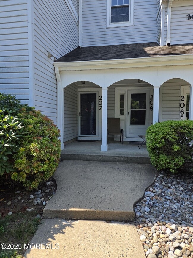 property at 207 Tulip Ln