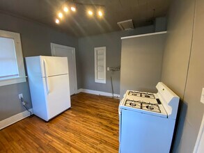 147 N Lewis Pl in Tulsa, OK - Building Photo - Building Photo