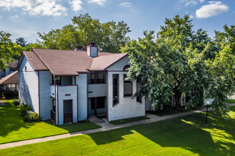 Woodland Peak Residences in Little Rock, AR - Building Photo - Building Photo