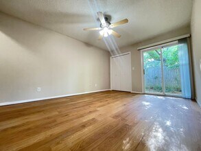 2533 Windy Pine Ln in Arlington, TX - Building Photo - Building Photo