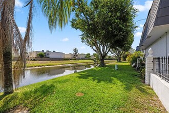 12028 Basin St N in Wellington, FL - Building Photo - Building Photo
