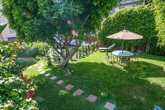 12 S Venice Blvd-Unit -16 in Los Angeles, CA - Building Photo - Building Photo