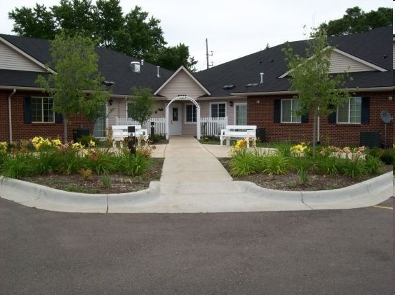 Lexington Square Apartments in Fennville, MI - Building Photo