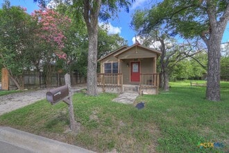 1630 Katy St in New Braunfels, TX - Building Photo - Building Photo