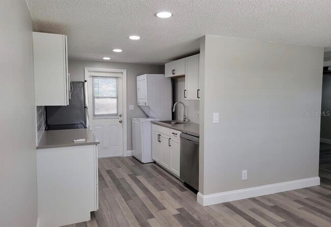 13496 W Rena Dr in Largo, FL - Building Photo - Building Photo