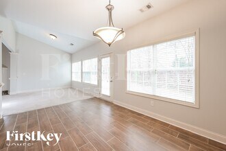 6205 Little Cove Dr in Flowery Branch, GA - Building Photo - Building Photo