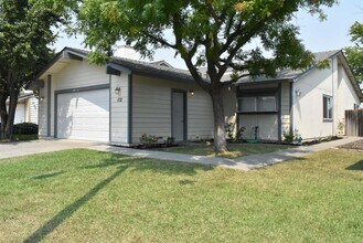 112 Incline Ct in Vacaville, CA - Foto de edificio - Building Photo
