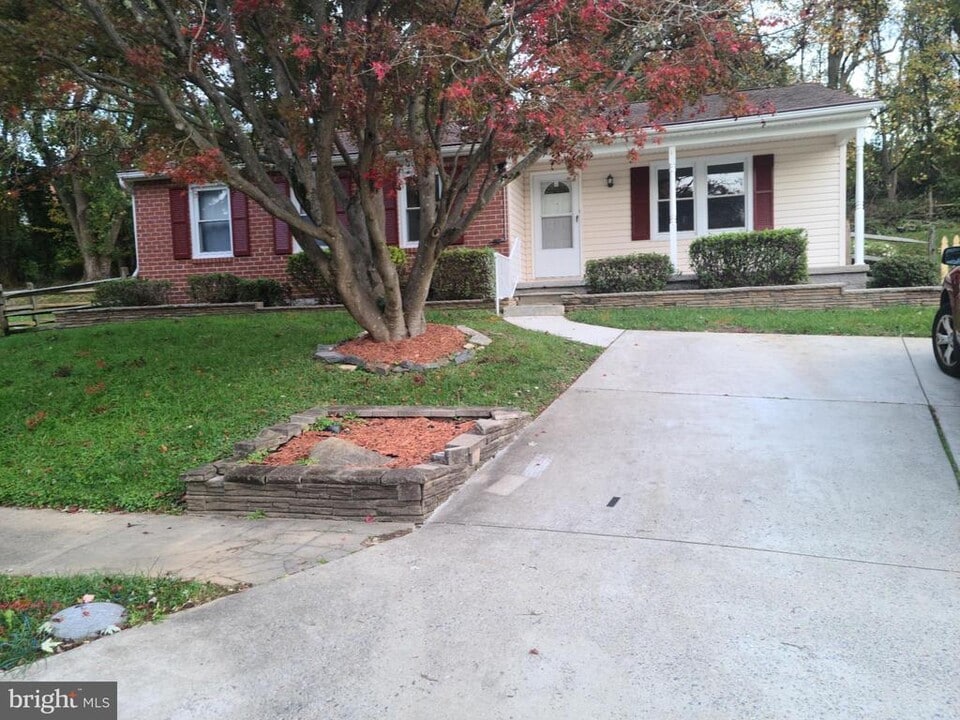 2607 Bradwell Ct in Parkville, MD - Building Photo