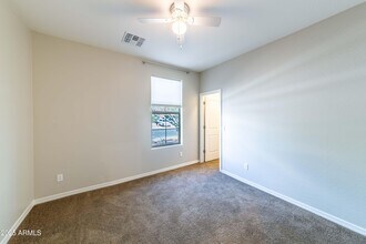 18149 W Turney Ave in Goodyear, AZ - Foto de edificio - Building Photo