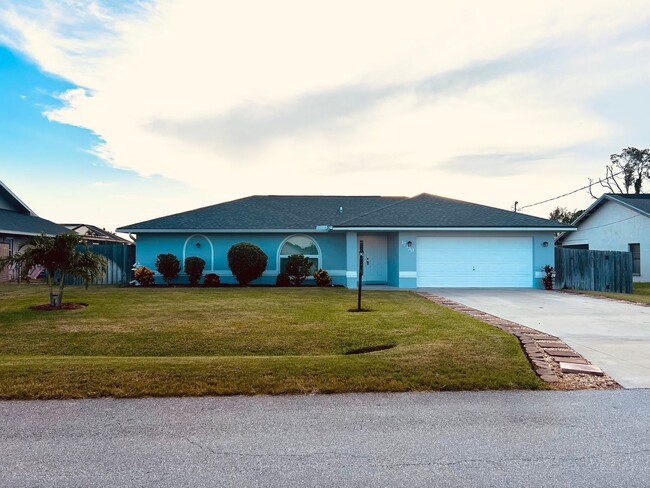 property at 17330 Meadow Lake Cir