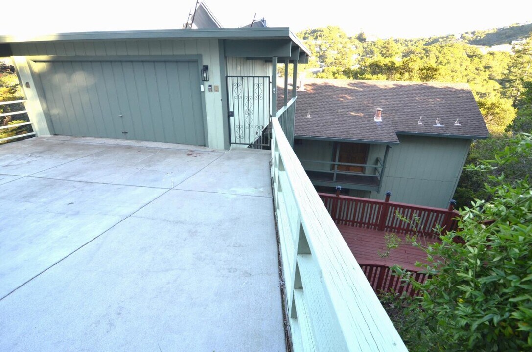 151 Dolton Ave in San Carlos, CA - Building Photo