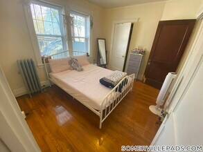 157 Summer St, Unit 1R in Somerville, MA - Foto de edificio - Building Photo