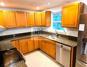 819 Oakcrest Dr SE in Lacey, WA - Building Photo - Building Photo
