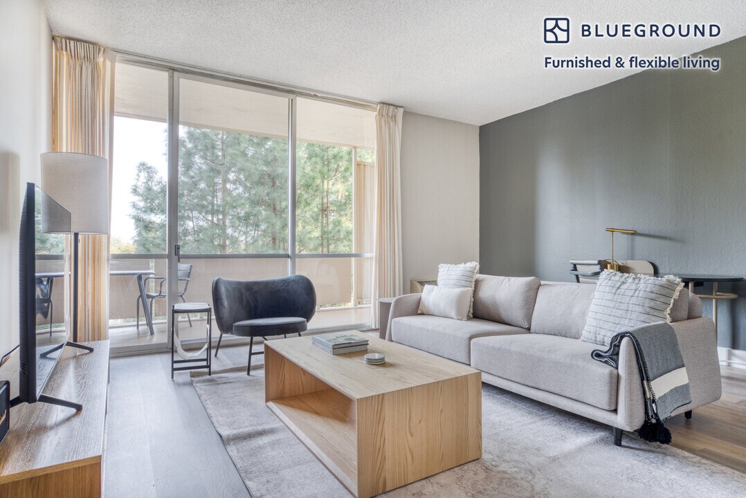 501 Forest Ave in Palo Alto, CA - Building Photo