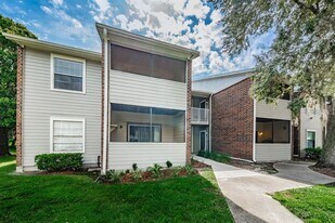 1400 Gandy Blvd N in St. Petersburg, FL - Building Photo
