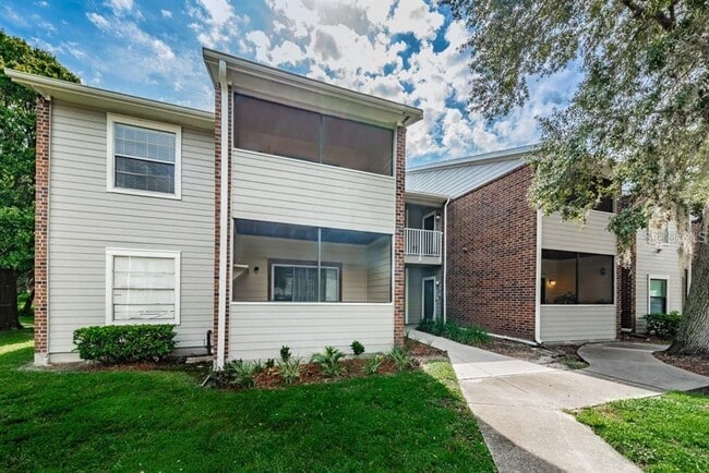 property at 1400 Gandy Blvd N